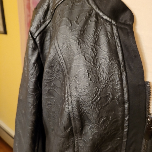 Jacket - Picture 2 of 5